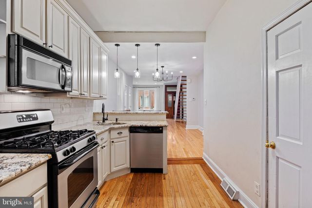 2438 CARPENTER ST, Philadelphia, PA 19146