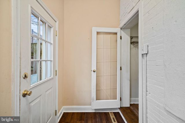 2438 CARPENTER ST, Philadelphia, PA 19146