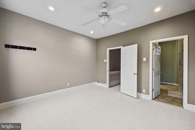 2438 CARPENTER ST, Philadelphia, PA 19146