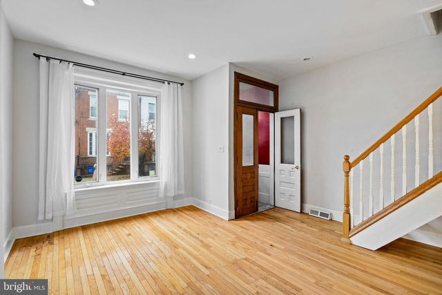 2438 CARPENTER ST, Philadelphia, PA 19146