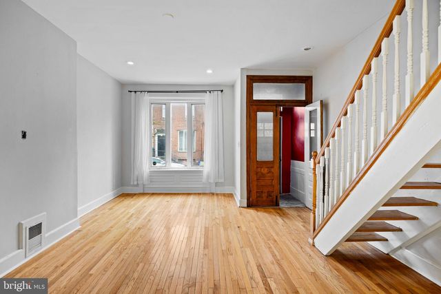 2438 CARPENTER ST, Philadelphia, PA 19146