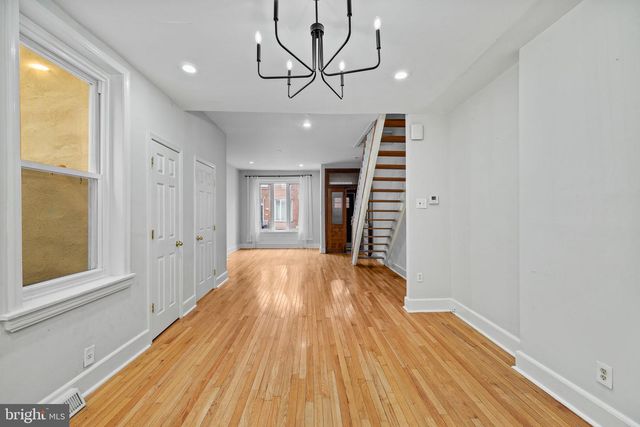 2438 CARPENTER ST, Philadelphia, PA 19146