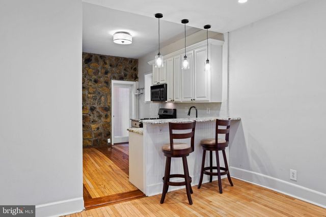 2438 CARPENTER ST, Philadelphia, PA 19146