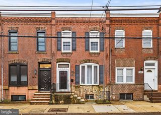 2438 CARPENTER ST, Philadelphia, PA 19146
