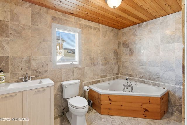 40 Kentucky Drive, Little Egg Harbor, NJ 08087
