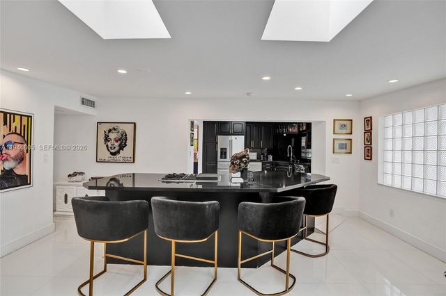 19130 NE 21st Ave, North Miami Beach, FL 33179