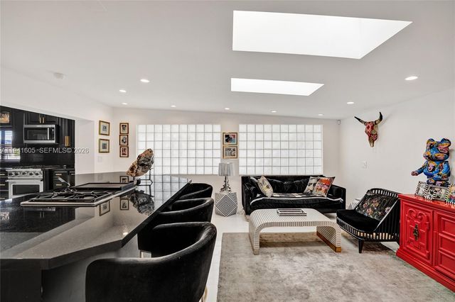 19130 NE 21st Ave, North Miami Beach, FL 33179