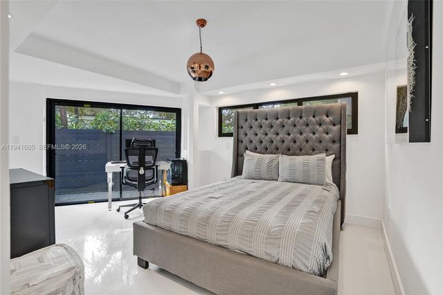 19130 NE 21st Ave, North Miami Beach, FL 33179