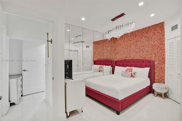 19130 NE 21st Ave, North Miami Beach, FL 33179