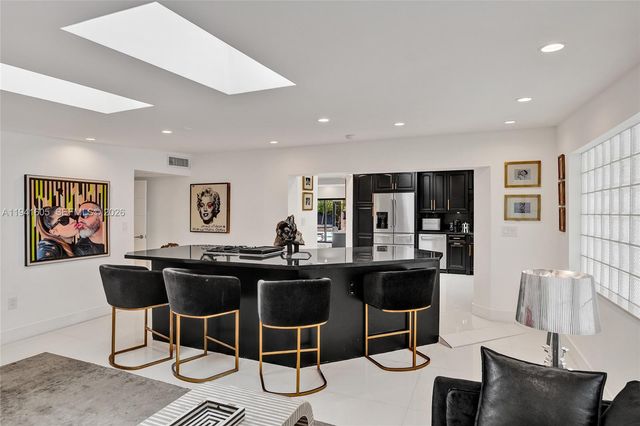 19130 NE 21st Ave, North Miami Beach, FL 33179