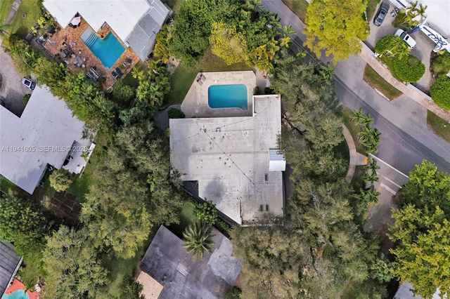 19130 NE 21st Ave, North Miami Beach, FL 33179