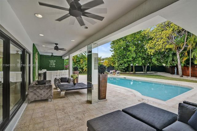 19130 NE 21st Ave, North Miami Beach, FL 33179