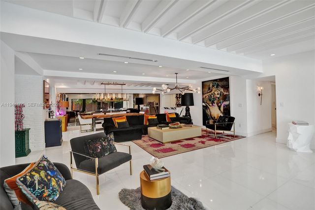 19130 NE 21st Ave, North Miami Beach, FL 33179