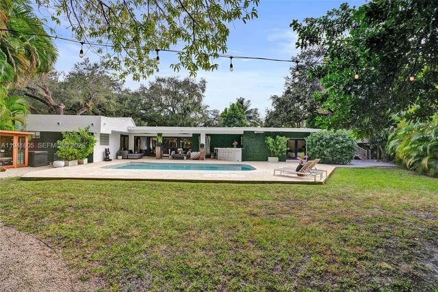 19130 NE 21st Ave, North Miami Beach, FL 33179