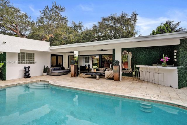 19130 NE 21st Ave, North Miami Beach, FL 33179