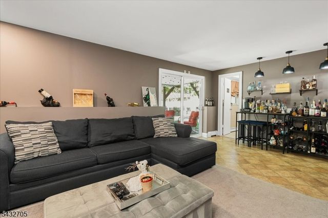 14 Lounsberry Hollow Rd, Vernon Twp., NJ 07461