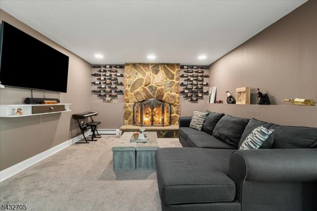 14 Lounsberry Hollow Rd, Vernon Twp., NJ 07461
