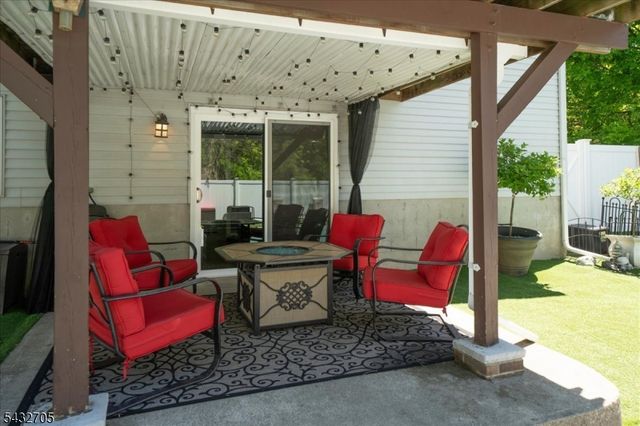 14 Lounsberry Hollow Rd, Vernon Twp., NJ 07461