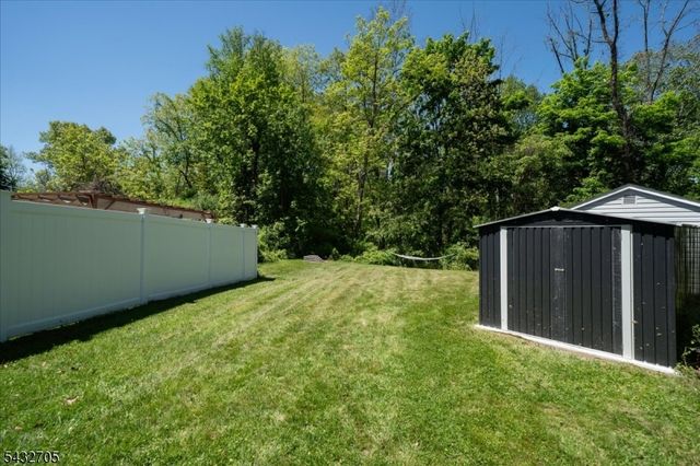 14 Lounsberry Hollow Rd, Vernon Twp., NJ 07461