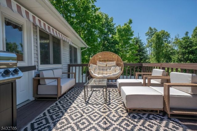 14 Lounsberry Hollow Rd, Vernon Twp., NJ 07461