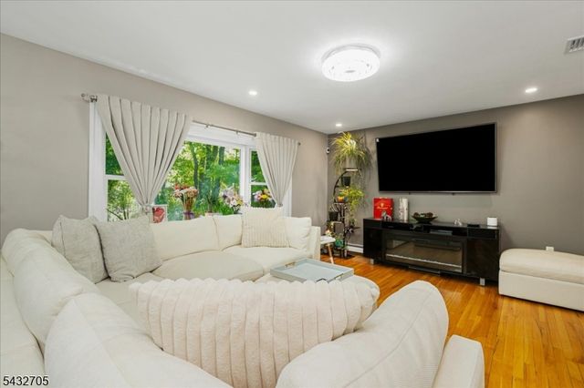 14 Lounsberry Hollow Rd, Vernon Twp., NJ 07461