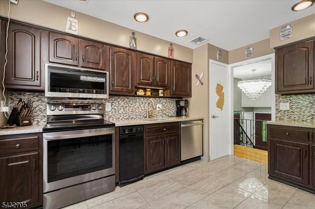 14 Lounsberry Hollow Rd, Vernon Twp., NJ 07461