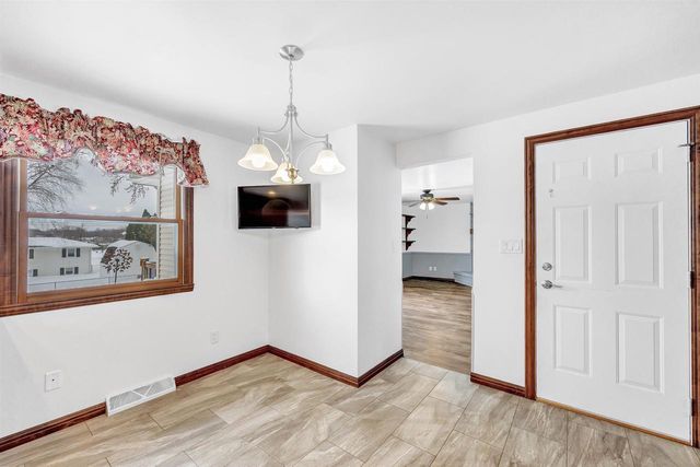 550 EDELWEISS DRIVE, Green Bay, WI 54302