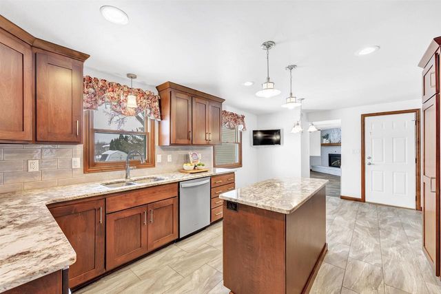 550 EDELWEISS DRIVE, Green Bay, WI 54302