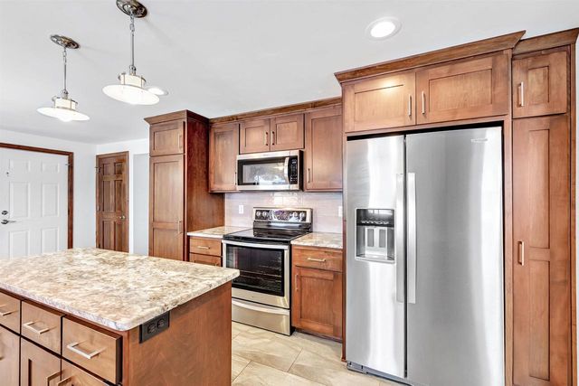 550 EDELWEISS DRIVE, Green Bay, WI 54302