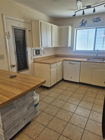 5858 KENWOOD DRIVE, North Port, FL 34287