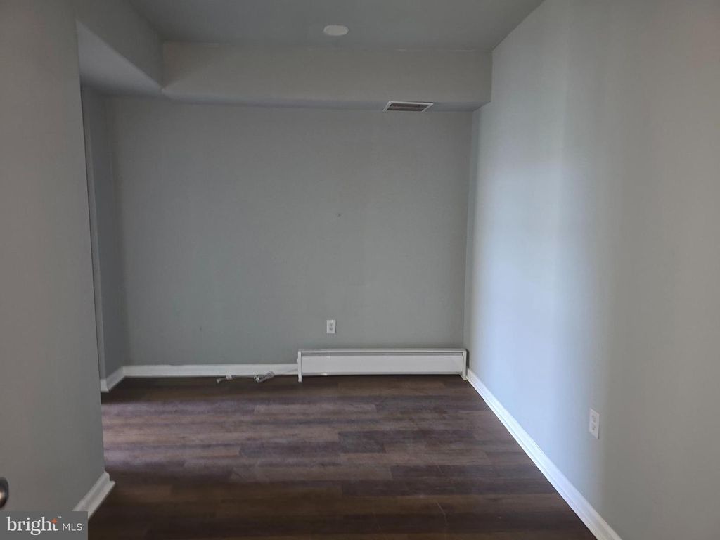 Image 22 of property listing at 530 N FULTON AVE, Baltimore, MD 21223