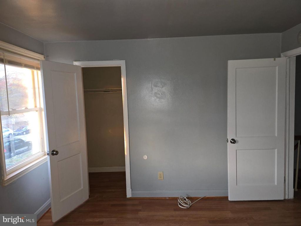 Image 3 of property listing at 530 N FULTON AVE, Baltimore, MD 21223