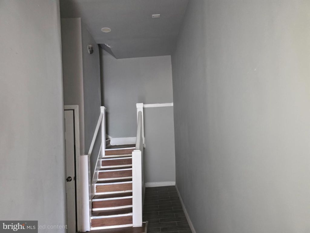 Image 5 of property listing at 530 N FULTON AVE, Baltimore, MD 21223