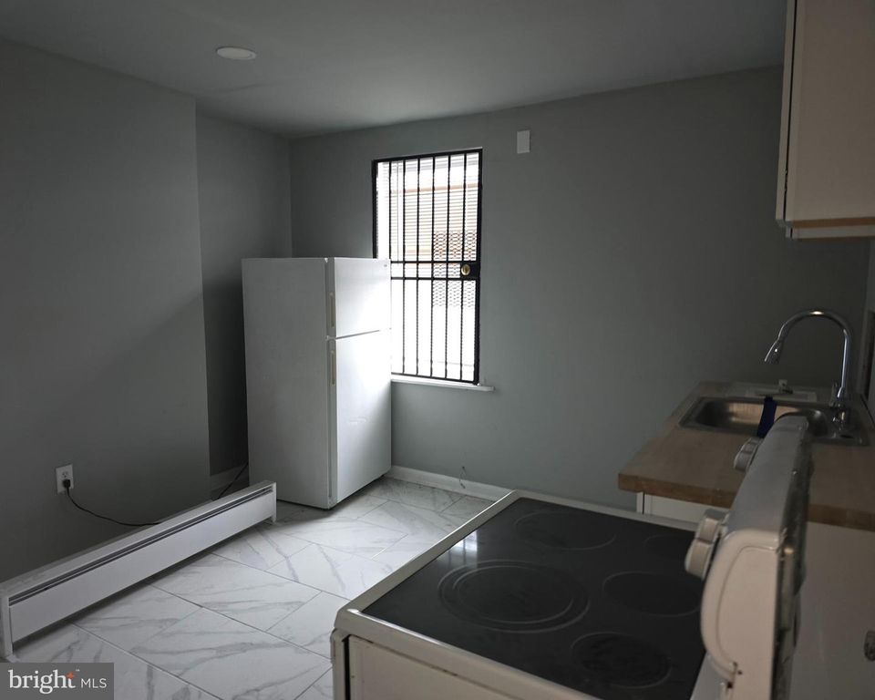 Image 9 of property listing at 530 N FULTON AVE, Baltimore, MD 21223