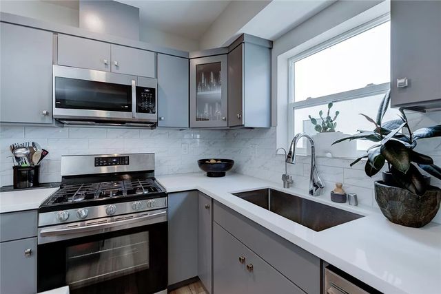 2151 S West View Street, Los Angeles, CA 90016