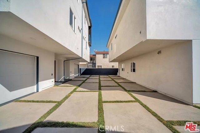2151 S West View Street, Los Angeles, CA 90016