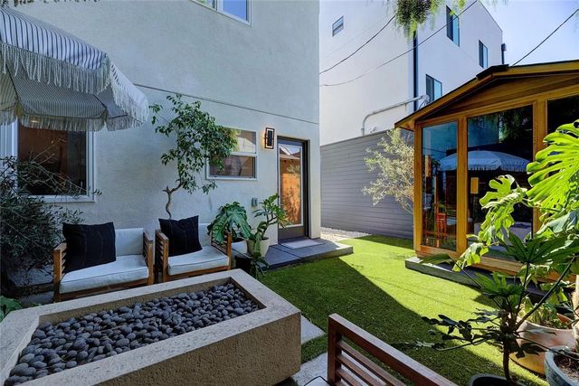 2151 S West View Street, Los Angeles, CA 90016