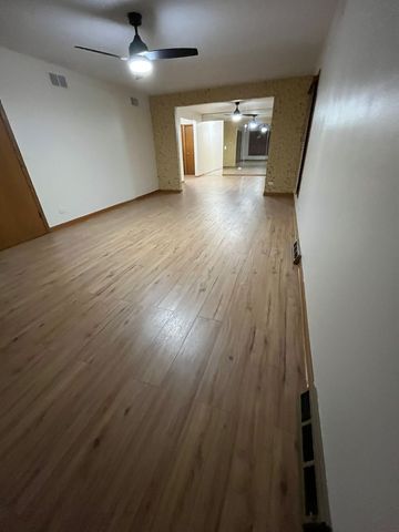 711 N Northwest Highway 2, Park Ridge, IL 60068