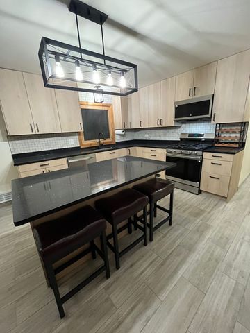 711 N Northwest Highway 2, Park Ridge, IL 60068