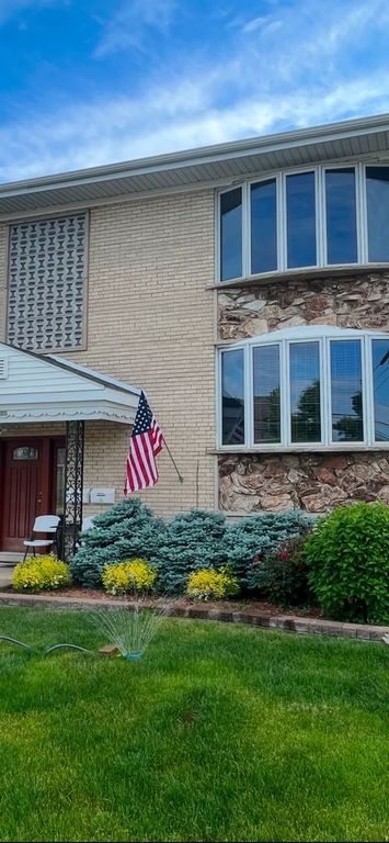 711 N Northwest Highway 2, Park Ridge, IL 60068