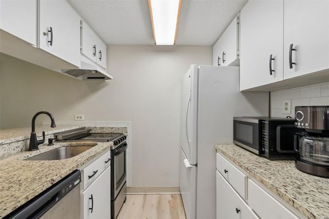 36750 US HIGHWAY 19 N 13118, Palm Harbor, FL 34684