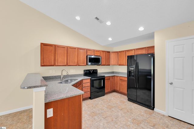 126 Sprouse Farm Way, Fountain Inn, SC 29644