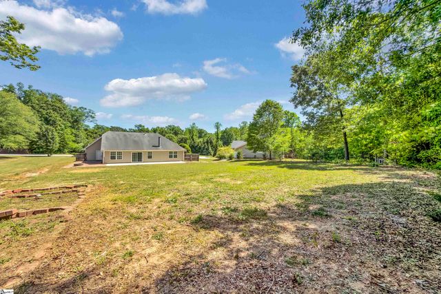 126 Sprouse Farm Way, Fountain Inn, SC 29644