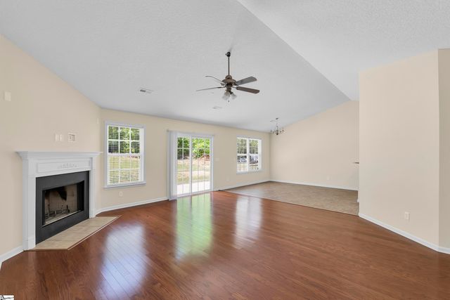 126 Sprouse Farm Way, Fountain Inn, SC 29644