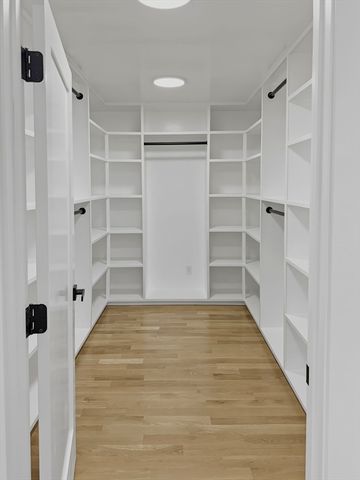 42 High St, Shrewsbury, MA 01545