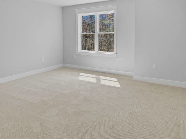 42 High St, Shrewsbury, MA 01545