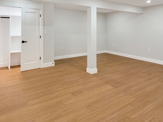 42 High St, Shrewsbury, MA 01545