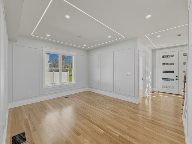 42 High St, Shrewsbury, MA 01545