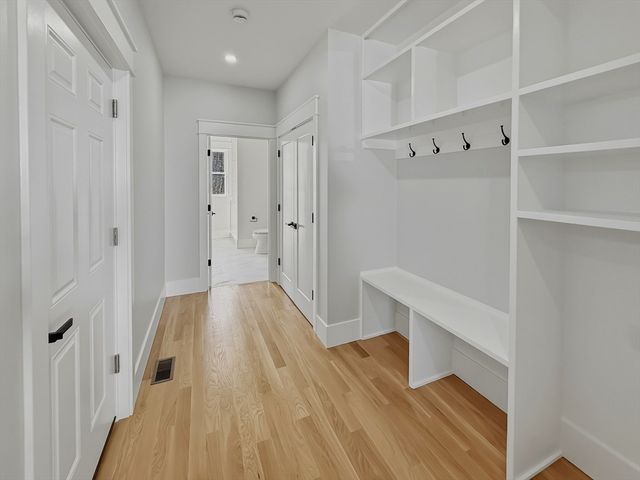 42 High St, Shrewsbury, MA 01545