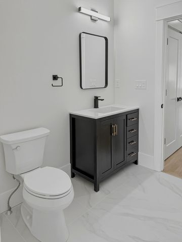 42 High St, Shrewsbury, MA 01545